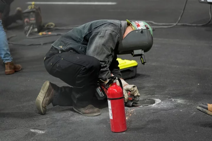 Manhole cover chaos causes major embarrassment for F1 chiefs in Las Vegas