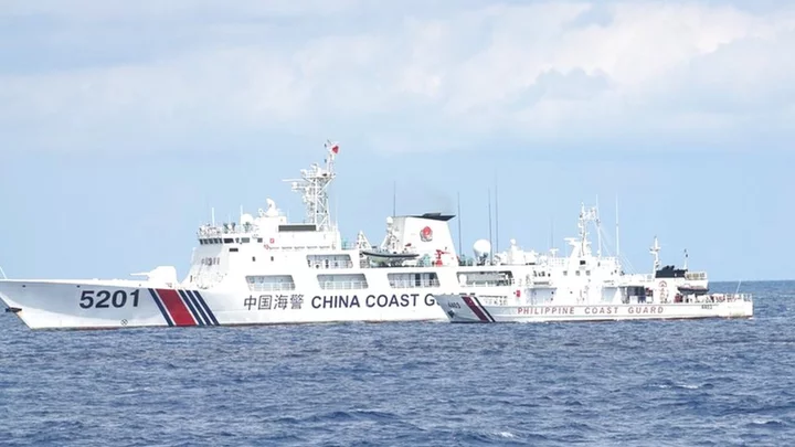 Philippines stands up to Beijing in South China sea tussle