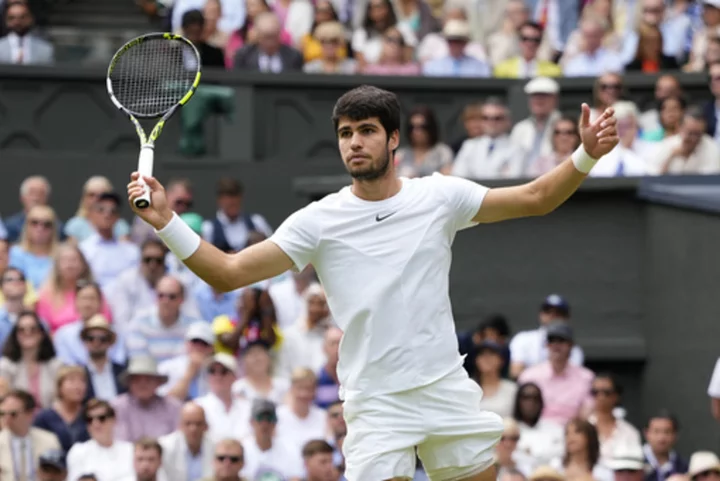 Carlos Alcaraz wins second set against Novak Djokovic in the Wimbledon final. Djokovic won the first