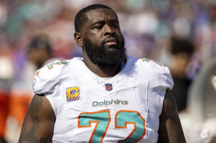 Dolphins place veteran LT Terron Armstead on IR with knee injury