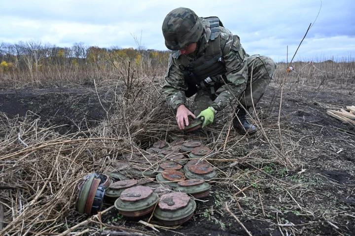 Ukraine says more than 260 civilians killed after stepping on mines since beginning of Russian invasion