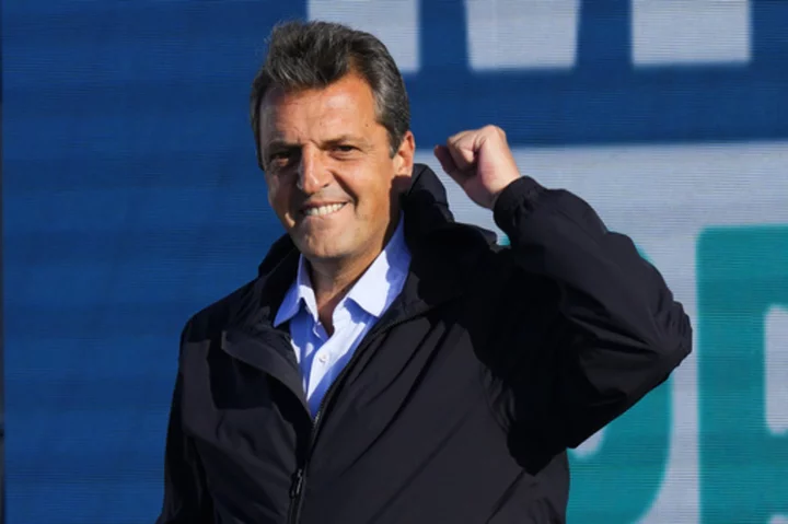 Down, but not out: Two Argentine political veterans seek to thwart upstart populist