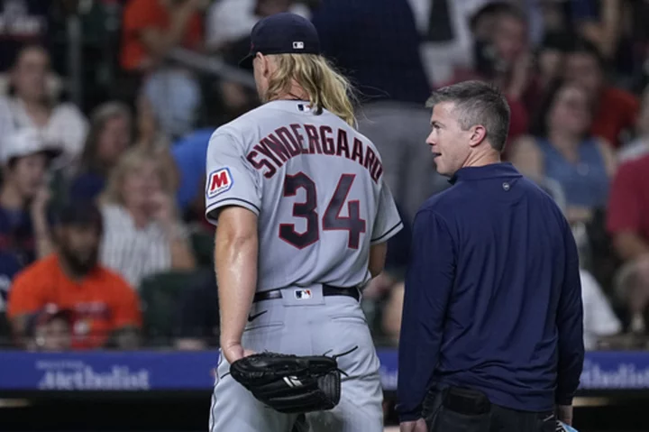 Syndergaard leaves debut with Guardians after being hit on the leg by a line drive against Astros