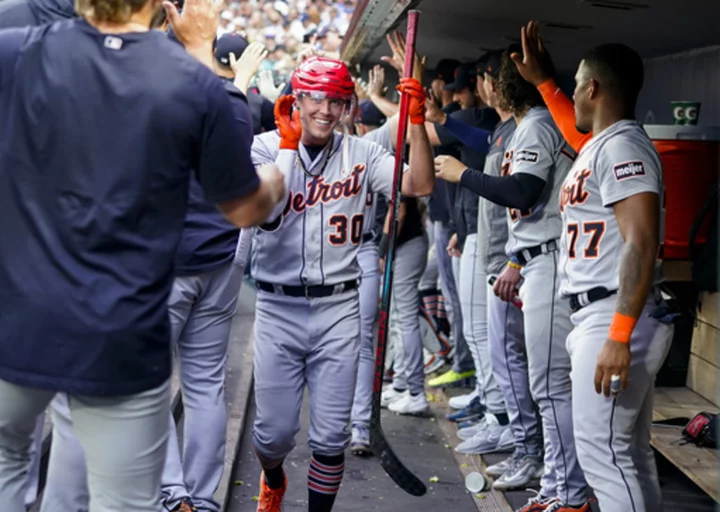 Carpenter homers twice to help Lorenzen and the Tigers beat the Mariners 6-0