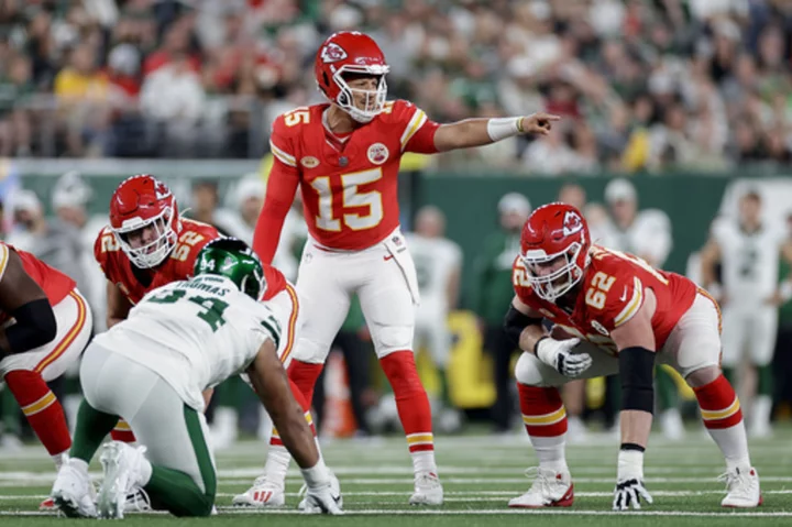 Chiefs' Patrick Mahomes sets the NFL record for the fastest to reach 200 TD passes