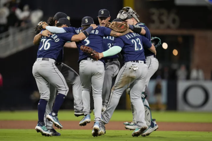 Mariners beat Padres 4-1 to snap a 3-game losing streak