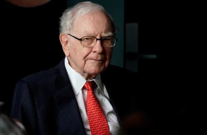 Berkshire posts record operating profit, $35.9 billion of net income