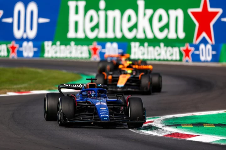 The moment McLaren failed with a ‘dummy’ pit-stop over shrewd Williams