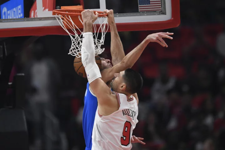 Gilgeous-Alexander scores 31 points as Thunder beat Bulls 124-104 in season opener