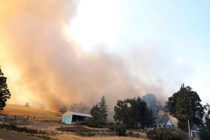 Evacuation order lifted for wildfire near Salem, Oregon