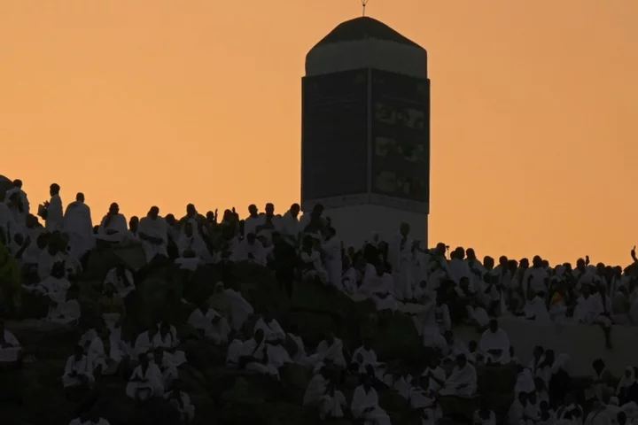 Crowds 'stone the devil' in final hajj ritual