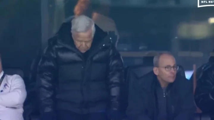 Robert Kraft Looked Utterly Defeated Watching Patriots Offense