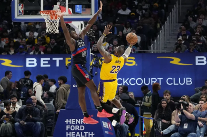 Lakers bounce back to rout Detroit, handing Pistons team-record 15th straight loss