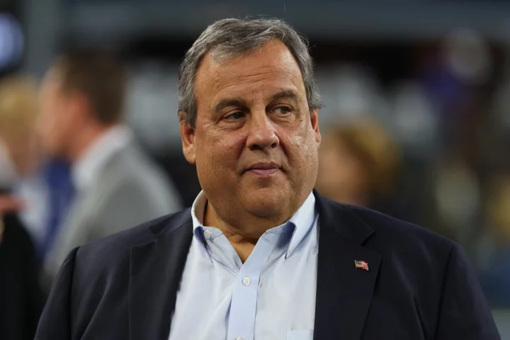 Chris Christie – live: Ex-governor launches 2024 campaign accusing Trump, Biden and Obama of ‘dividing’ America