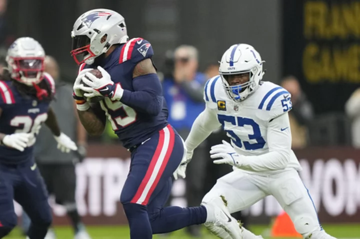 Colts players express surprise at Shaquille Leonard's empty locker