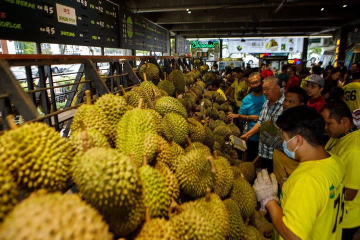 Singapore Durian Lovers Rejoice as Prices Plunge on Surplus