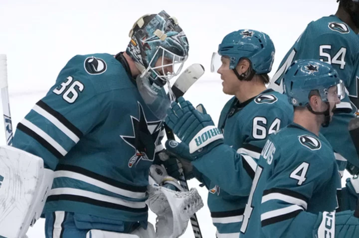 Mike Hoffman scores 2 goals as San Jose Sharks beat St. Louis Blues 5-1