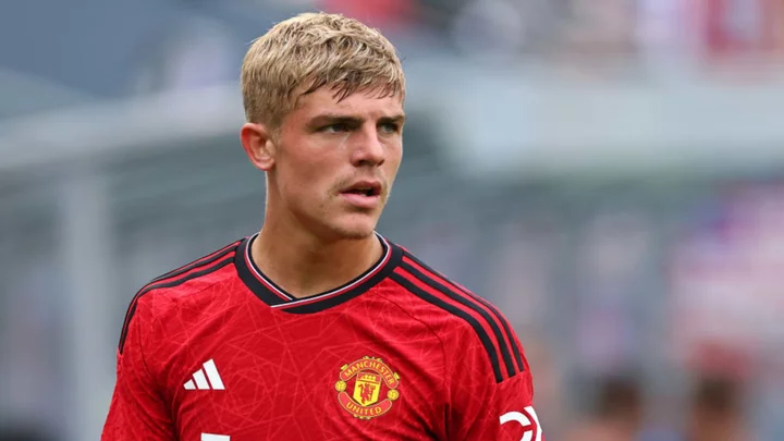 Man Utd defender exits on loan to all but end Old Trafford career