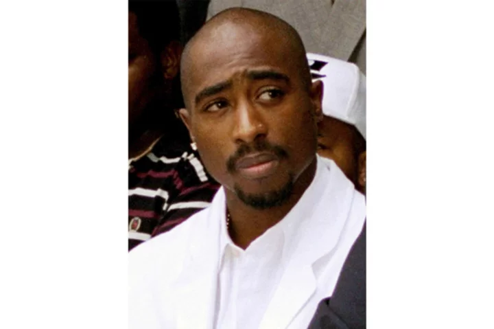 Las Vegas police serve search warrant in Tupac Shakur killing investigation