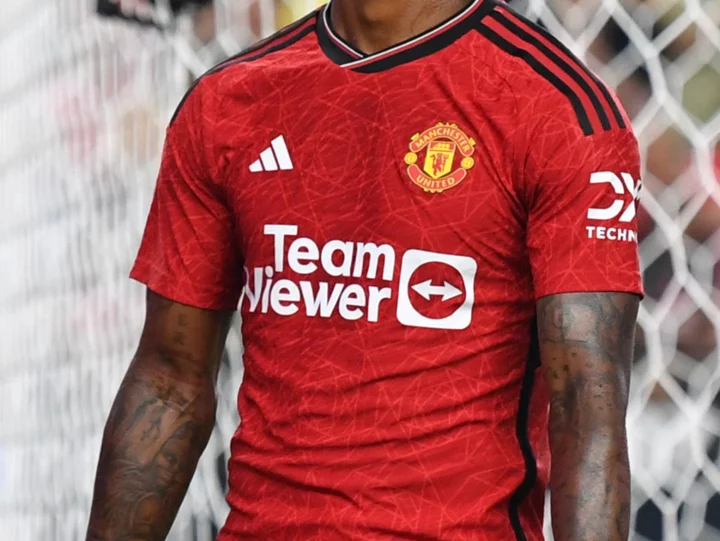 Man Utd agree record £900 million adidas kit deal