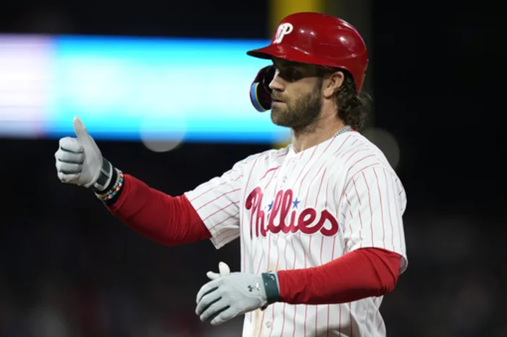 Castellanos homers, Sánchez Ks 10 as Phillies move to brink of playoff spot with 5-2 win over Mets