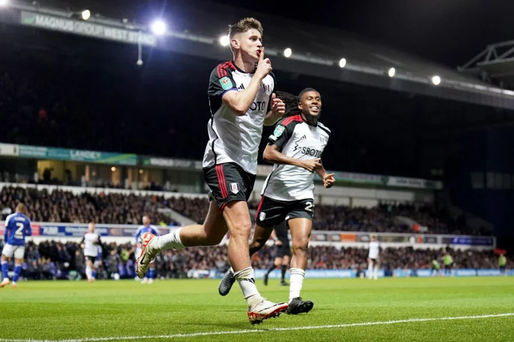 Fulham ease into quarter-finals with win at Championship high-flyers Ipswich