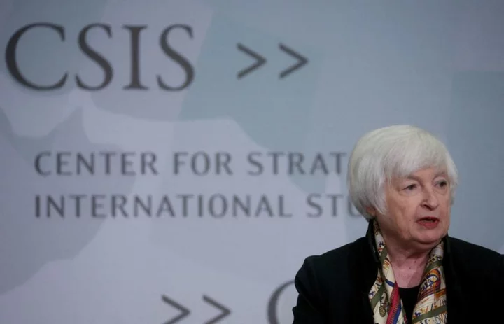 Yellen: No signs US economy in downturn, warns against gov't shutdown