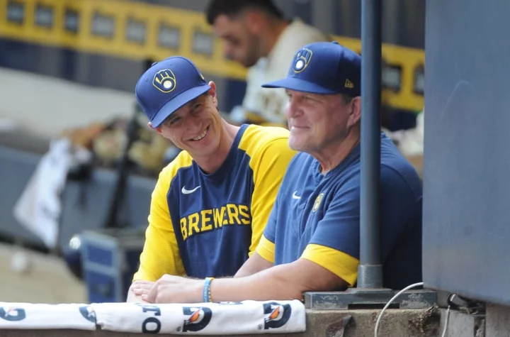 Brewers ensure Craig Counsell won't steal ideal No. 2 with him in managerial hiring