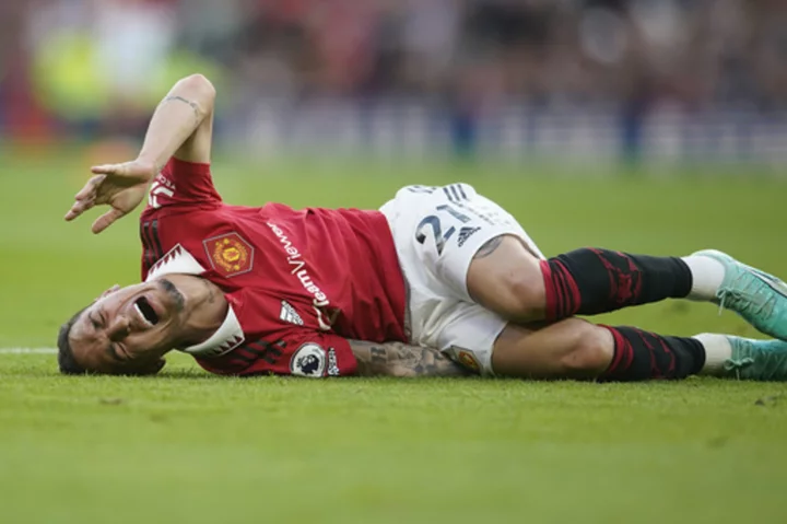 United forward Antony sustains 'serious' injury ahead of FA Cup final vs. City