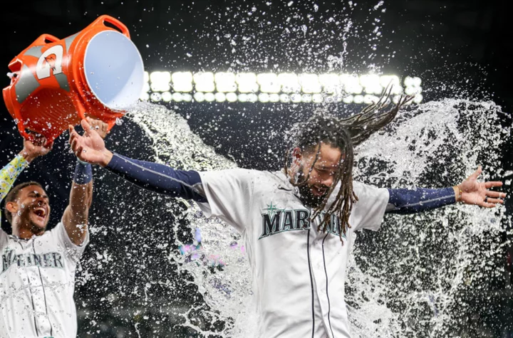 MLB postseason news: O's win AL East, Cubs on the brink, Mariners keep hope alive