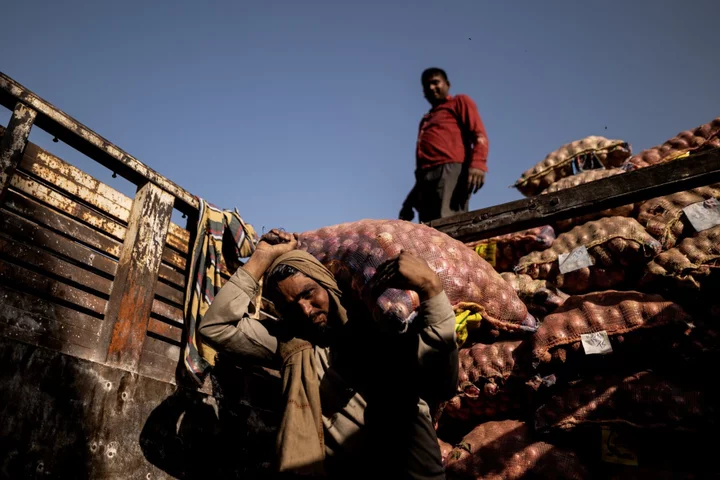 Surging Food Prices Pushes Up India’s Inflation in June