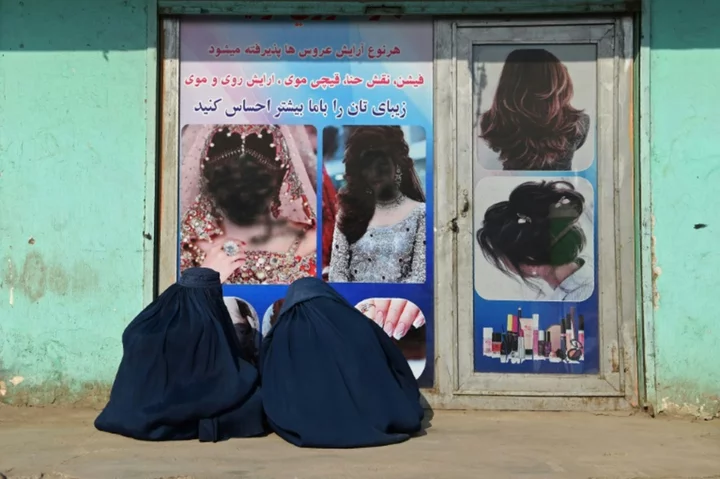 Afghan Taliban order women's beauty parlours to shut