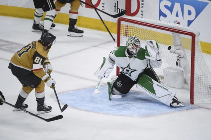 Stars lose captain, pull Oettinger early in Game 3 of West final