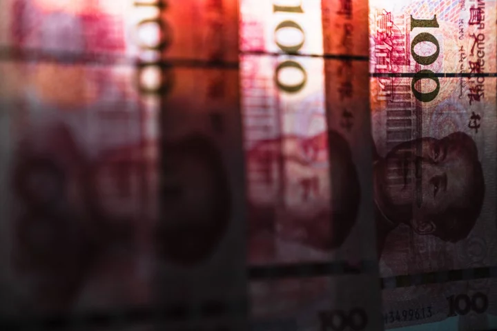 Yuan Falls to Lowest Since November as Chinese Economy Sputters