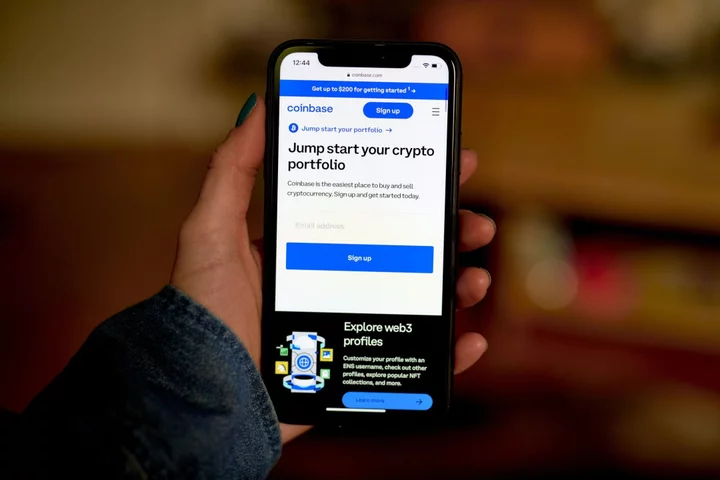 Coinbase Quarterly Loss Narrows, Revenue Exceeds Estimates