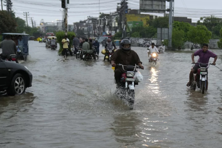 Rescuers evacuate 14,000 people from flood-hit villages in eastern Pakistan