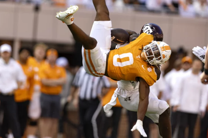 Dee Willliams returns punt for go-ahead TD, No. 19 Tennessee beats Texas A&M 20-13