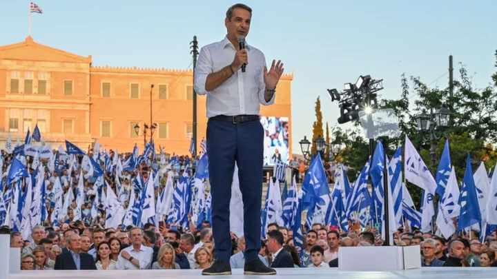 Greek conservatives eye Mitsotakis majority in fresh election