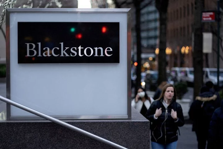 Blackstone, Thomson Reuters consortium sells $3.4 billion LSEG shares at discount