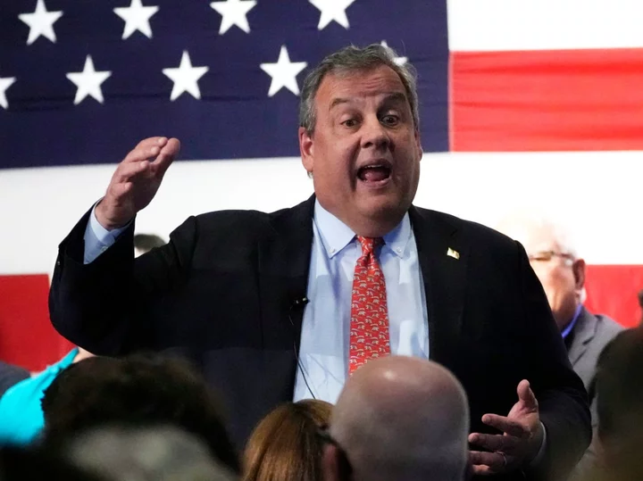 Chris Christie news – latest: Ex-governor calls Trump ‘spoiled baby’ after mockery about his weight