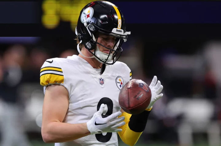 Should Steelers be concerned about Kenny Pickett’s camp struggles?