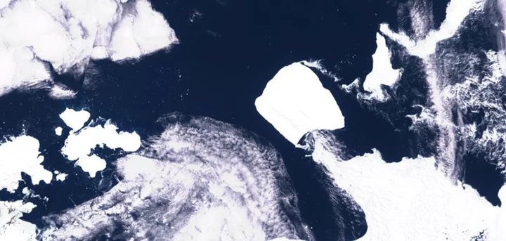 World's largest iceberg breaks free, heads toward Southern Ocean