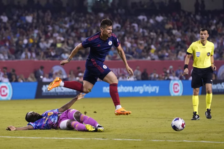 Przybyłko scores in 90th minute, Fire edge Toronto 1-0