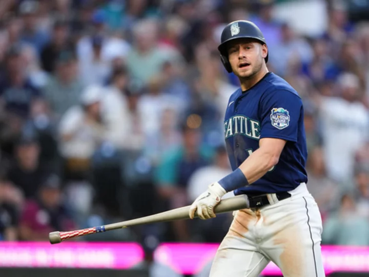 Mariners' Jarred Kelenic breaks his foot kicking a water cooler, makes emotional apology to team