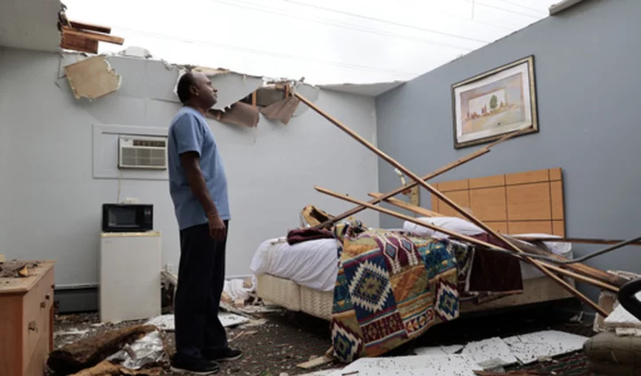 At least 11 tornadoes hit the Chicago area this week, weather service says