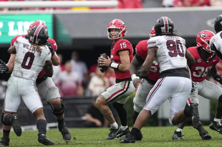 No. 1 Georgia bounced back from 11-point halftime deficit to beat South Carolina 24-14