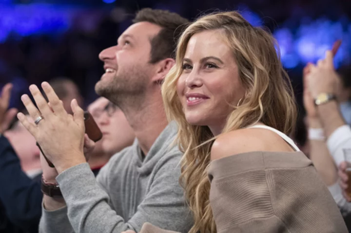 Olympic gold medalist Tara Lipinski and husband Todd Kapostasy welcome baby via surrogate