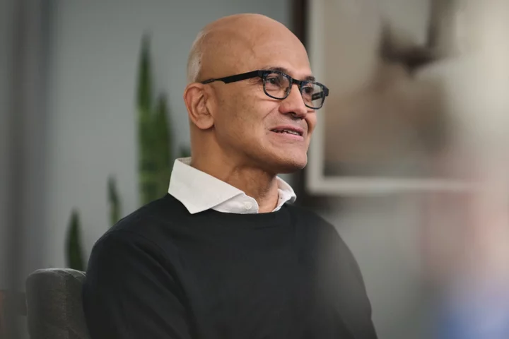 Microsoft’s Nadella Disputes Musk Claim of Controlling OpenAI