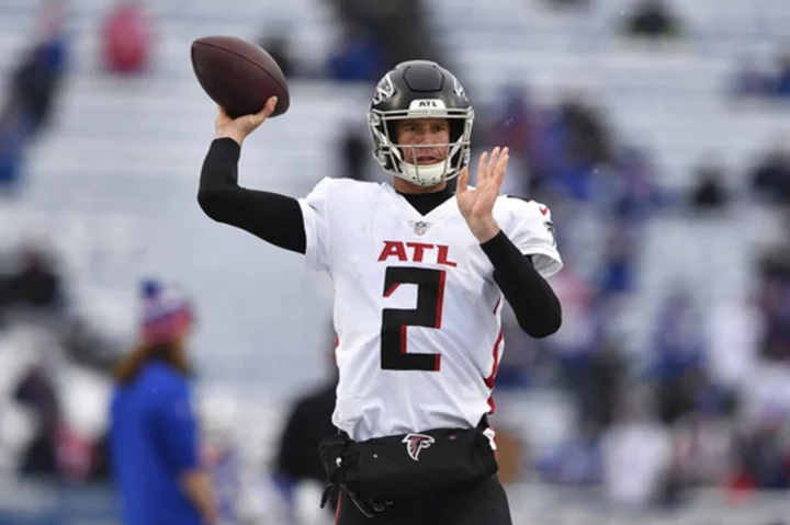 Former Falcons QB Matt Ryan brings twin sons along for training camp visit