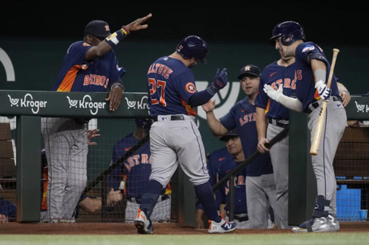 Altuve homers 3 times, Maldonado twice as Astros pummel reeling Rangers 14-1